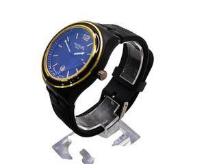 RELOJ SWATCH IRONY NEGRO DETALLES DORADOS