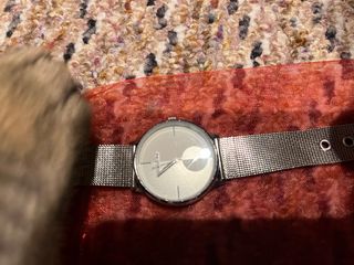 Reloj de pulsera plateado