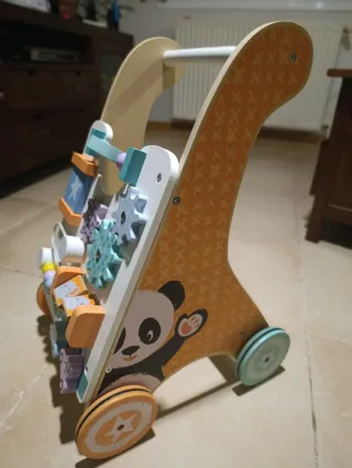 Andador de madera para bebés