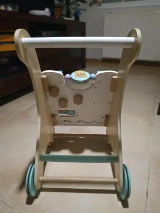 Andador de madera para bebés