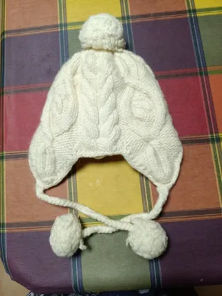 Gorro lana Cocoa Moon forrado con pompones