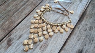 Collana vintage etnica con pendenti a conchiglia