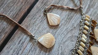 Collana vintage etnica con pendenti a conchiglia