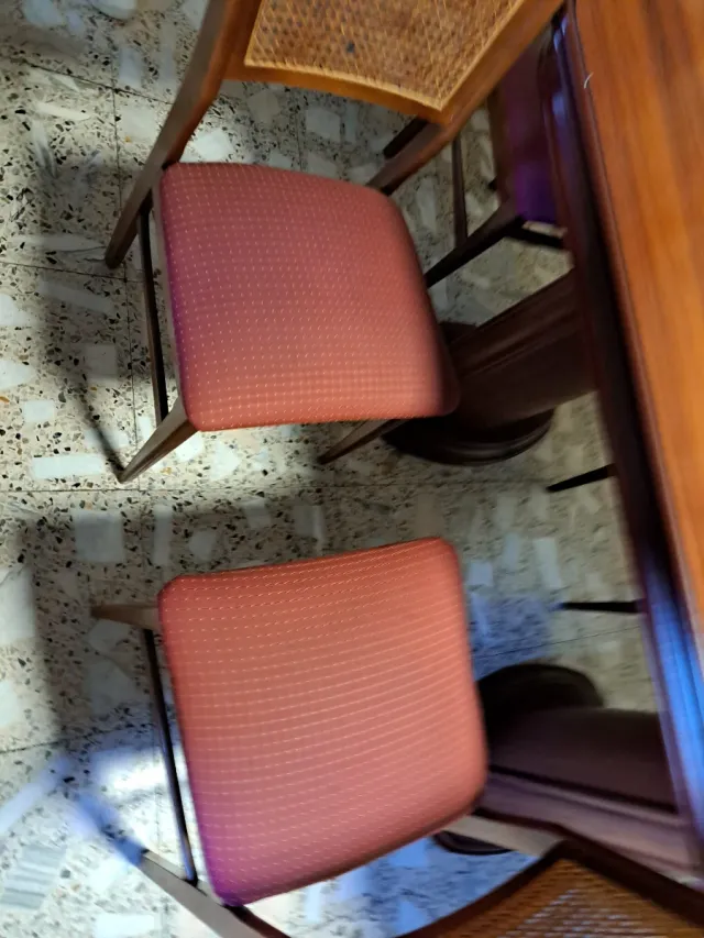 Mesa Comedor Extensible + 6 Sillas. (NEGOCIABLE)