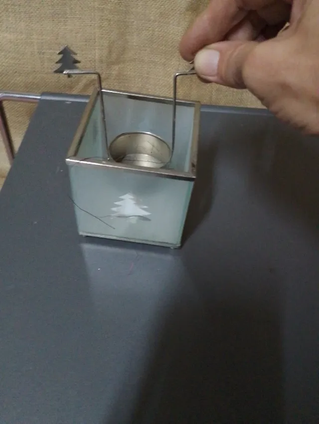 Porta-velas de cristal com árvores prateadas