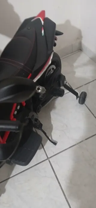 Moto elettrica per bambini Aprilia