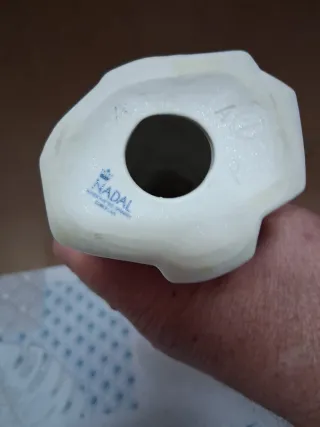 Figura porcelana Nadal niña con flores