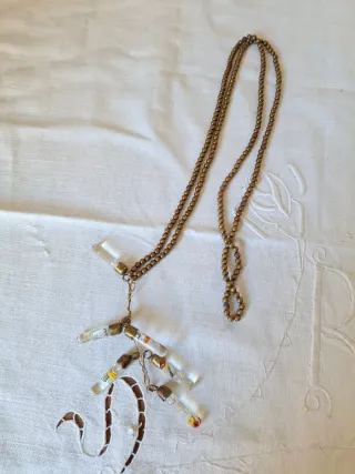 Collana con ampolle e perline