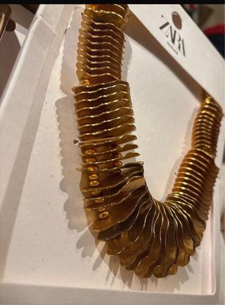 Collar dorado Zara Encarni