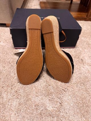 Sandalias Tommy Hilfiger Negras y Marrones