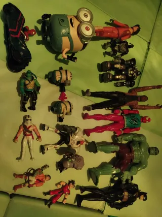 Lote figuras superhéroes y personajes