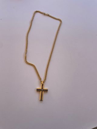Cadena con crucifijo bisutería