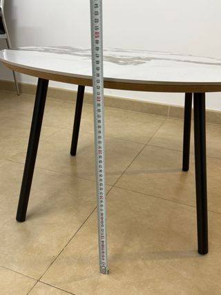 Mesa redonda porcelánico mármol