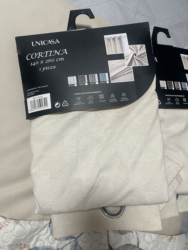 Cortina UNICASA 140x260cm Beige 45€ cada una