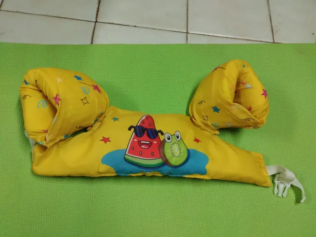 Chaleco flotador infantil amarillo