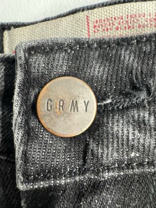 Pantalón corto Grimey negro con bordado