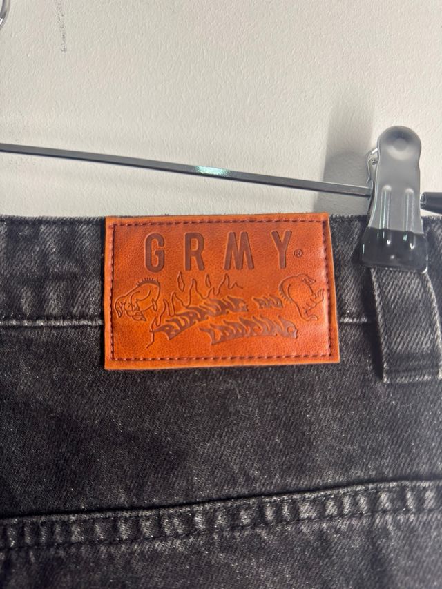 Pantalón corto Grimey negro con bordado