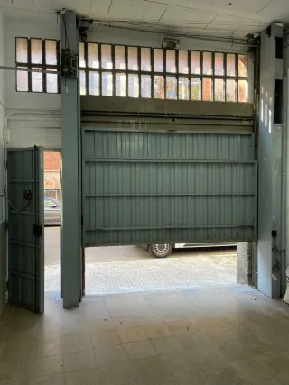 Puerta basculante de garaje