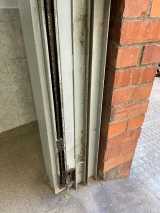 Puerta basculante de garaje