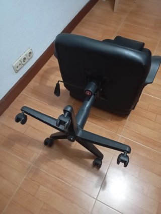 Silla de oficina negra