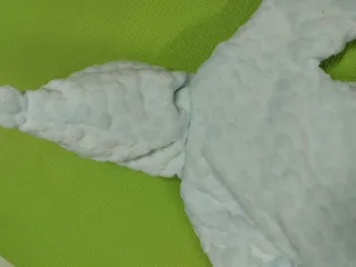 Chaqueta bebé azul suave y abrigada