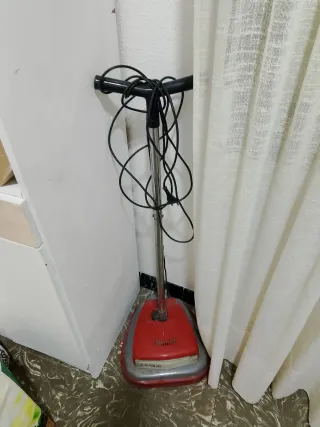 Enceradora de suelos