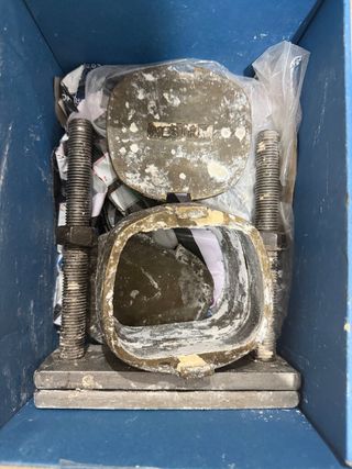 Mufla y brida para prótesis dentales Mestra.