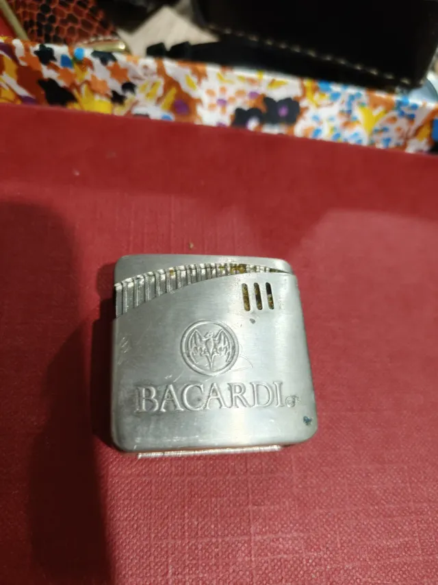 Mechero Bacardi Metálico