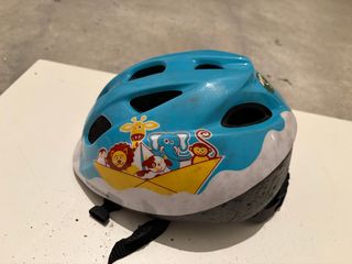 Casco bici infantil azul animales