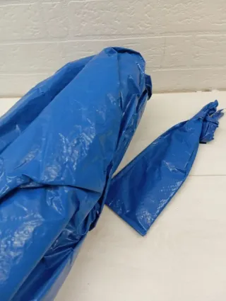 Tenda paravento da spiaggia AKTIVE 213x133x120 cm, 4 posti, include 4 picchetti, aste in fibra di vetro, tessuto poliestere 170T, colonna d'acqua 300 mm, peso 2 kg, porta e finestre laterali