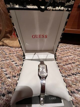 Reloj Guess Plateado Mujer