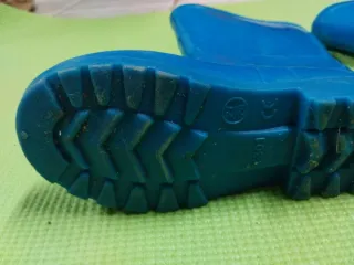 Botas de agua niña talla 27/28