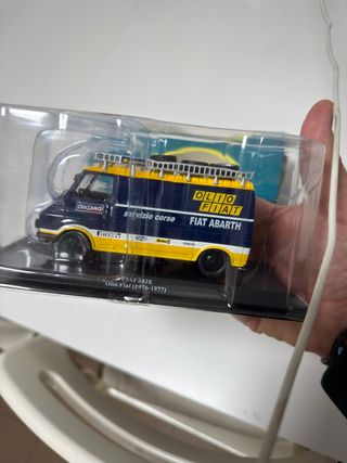 Furgo Fiat 242E 1:43 Rally (Regalo Subscripcion)