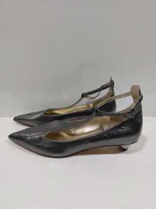 Zapatos Zara Piel Tacón Bajo color Plata