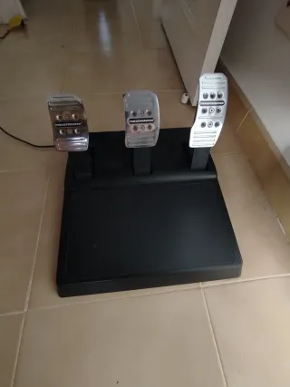 Volante Thrustmaster para Xbox/PC