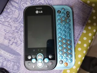 Cellulare LG Tribe Chat Mobile