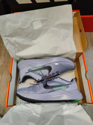 Nike Downshifter 12 Violeta Talla 45 sin estrenar