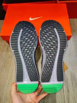 Nike Downshifter 12 Violeta Talla 45 sin estrenar