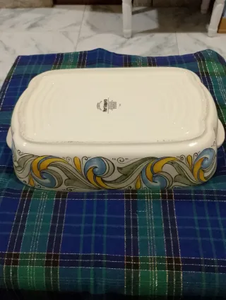 Pirofila ceramica con manici decorata