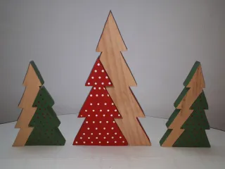 Alberi di Natale in legno molto originali.