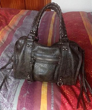 Bolso city bag negro bershka efecto desgastado