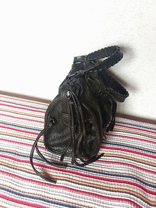 Bolso city bag negro bershka efecto desgastado