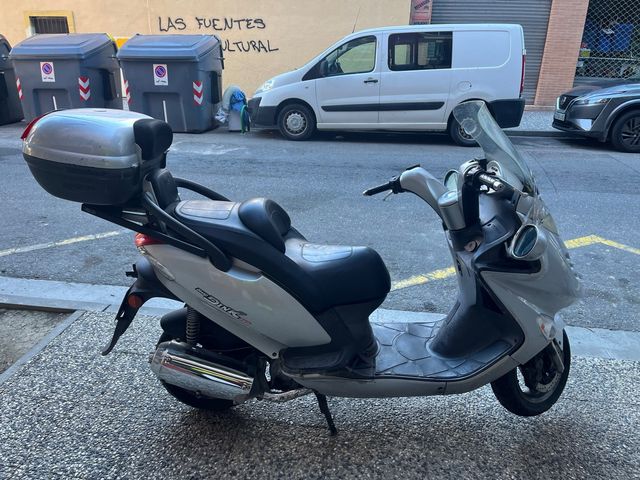 Kymco Grand Dink 250