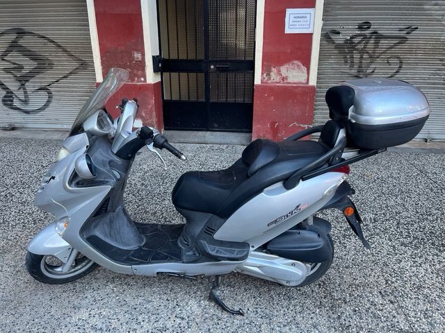 Kymco Grand Dink 250