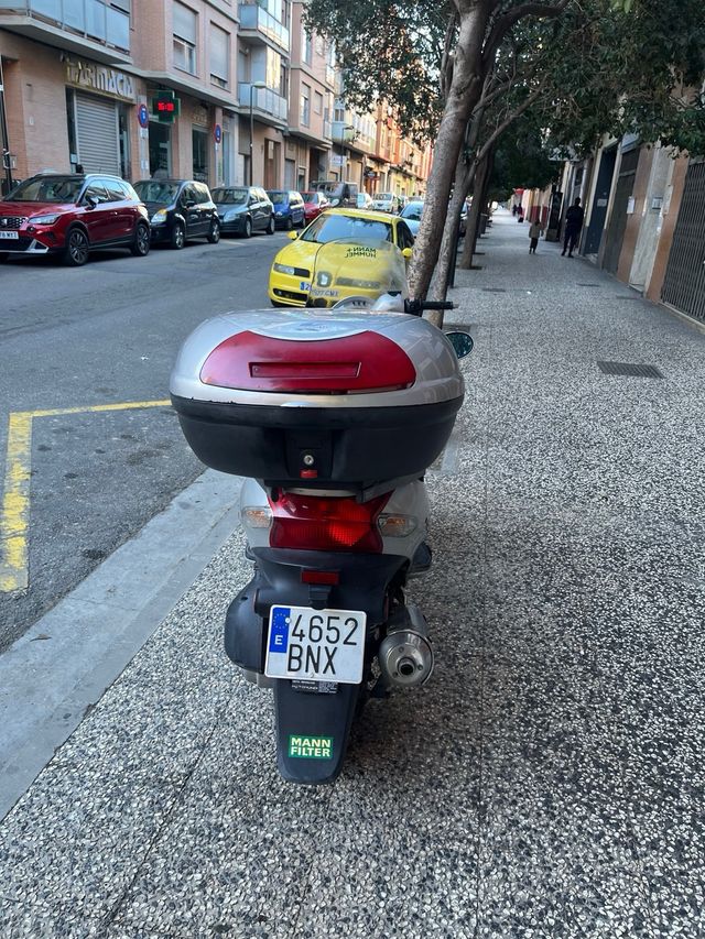 Kymco Grand Dink 250