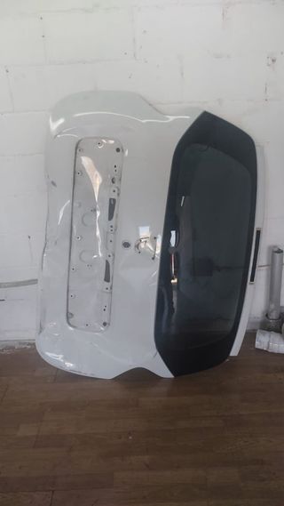 Portón trasero Dacia Lodgy