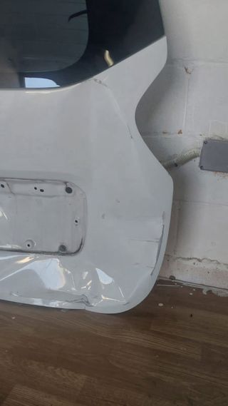 Portón trasero Dacia Lodgy