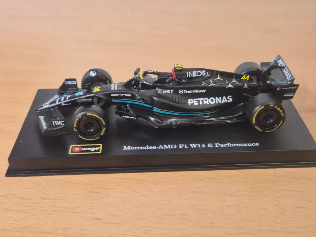 Mercedes F1 W14 Burago 1:43 lewis hamilton