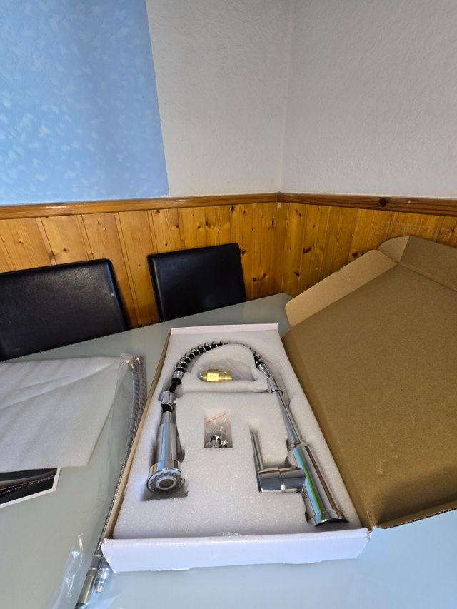 Rubinetto da cucina moderno grande