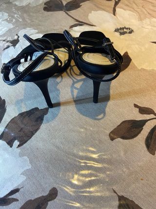 Zapatos de tacón ZARA negros